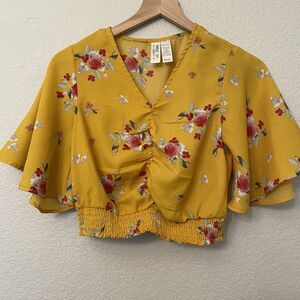 Midnight Sky Cropped style Yellow Floral Blouse Size Médium
